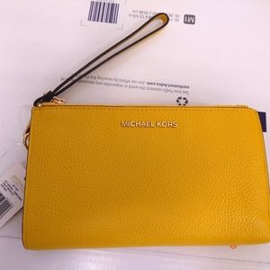 🔥🆕Michael Kors Jet Set Travel Wristlet Sunflower